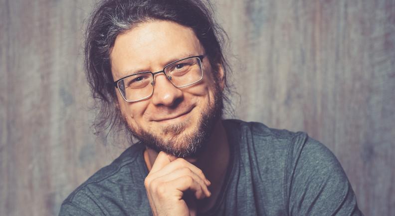 Portraitbild von Dr. Oliver Nahm