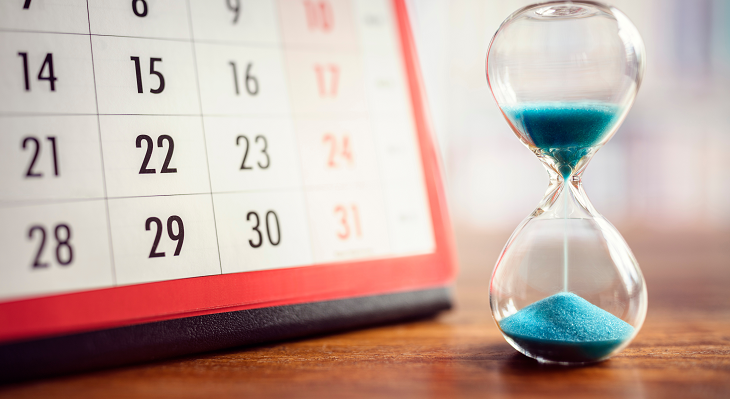Kalender und Sanduhr